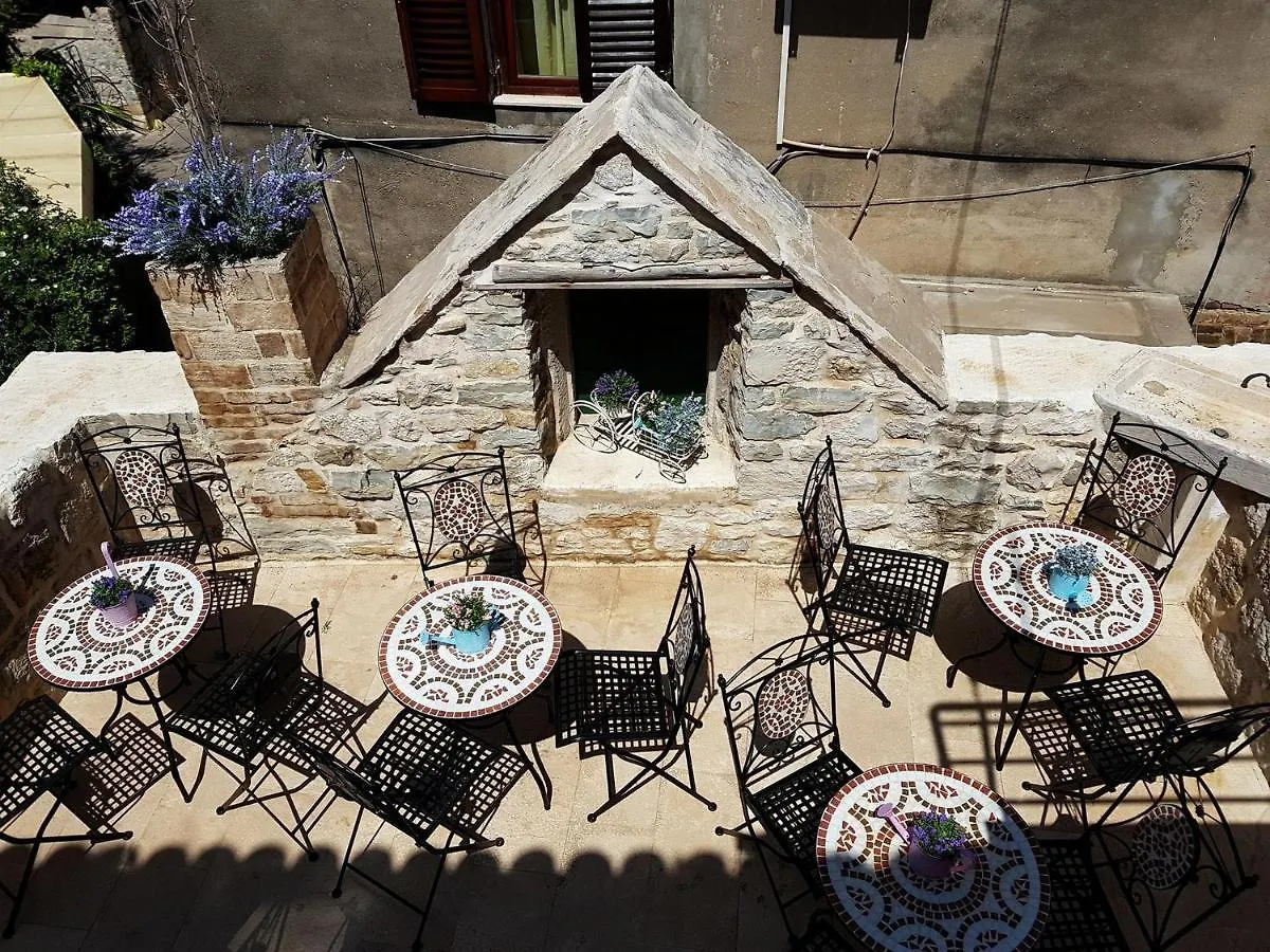 Villa Nautica Stone House Split Apartament