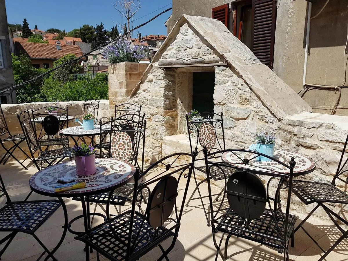 Villa Nautica Stone House Split Apartament