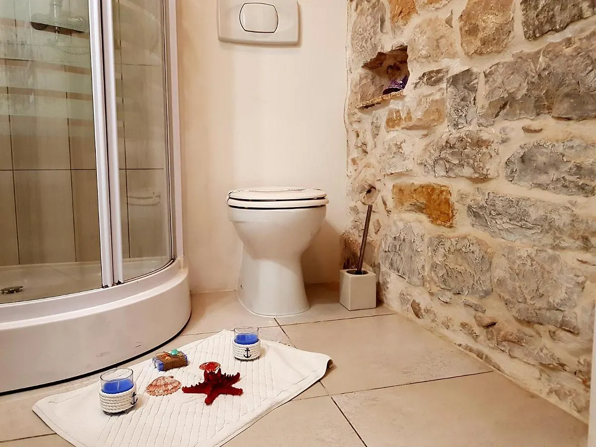 Villa Nautica Stone House Split Apartament